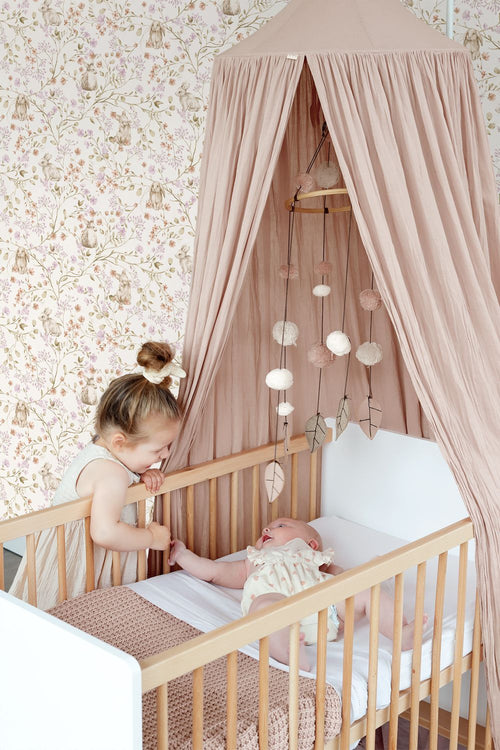 ESTAhome behang konijnen lichtpaars, groen en beige - 0.53 x 10.05 m - 131703