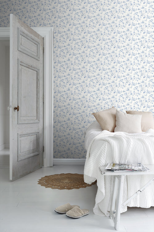 Sanders & Sanders behang bloemen blauw en gebroken wit - 53 cm x 10 m - 640403 - vtwonen shop