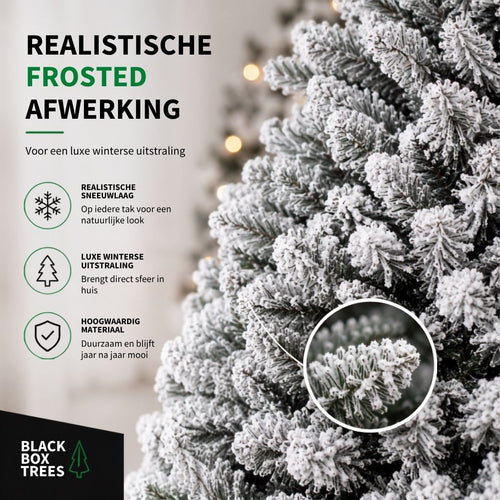 Black Box Trees Alderfen Kunstkerstboom met Sneeuw - Kerstboom H210 x Ø137 cm - Kunstboom met 771 Tips en Standaard - Frosted