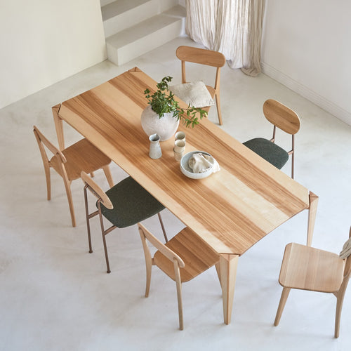 Tikamoon Tafel van massief Frans olijfessenhout voor 6/8 personen - Naturel