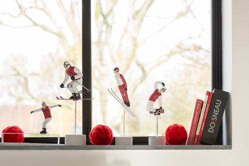 J-Line decoratie Snowboarder Op Basis - polyresin - rood/wit - 2 stuks