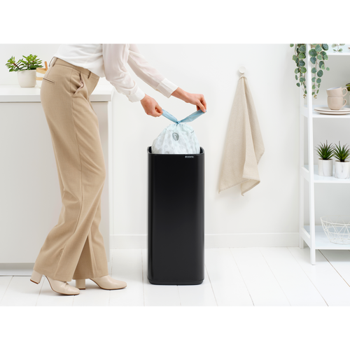 Brabantia Bo Touch Bin, 30 liter - Matt Black - vtwonen shop