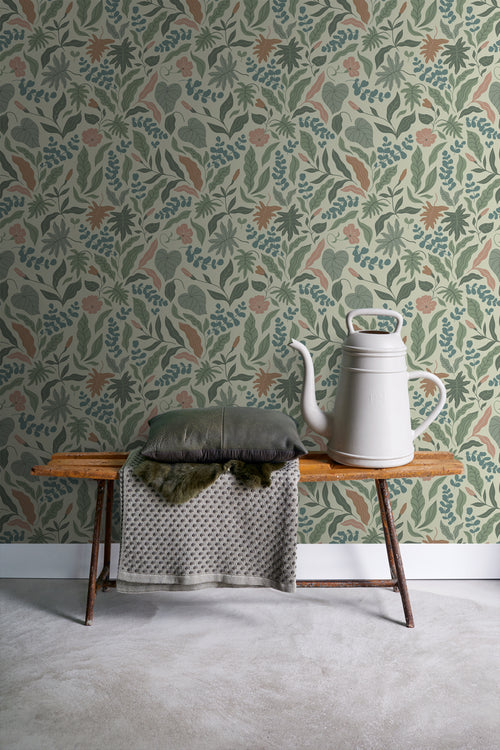 ESTAhome behang bladeren en bloemen donkergroen, blauw en roze - 50 x 900 cm - 131053 - vtwonen shop