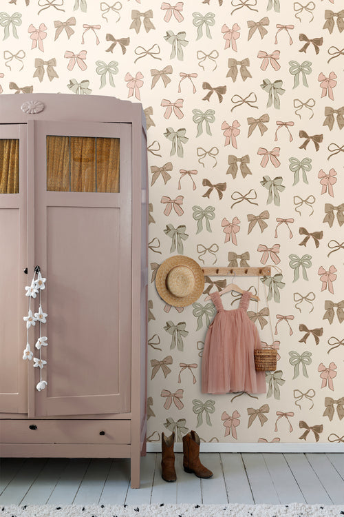 ESTAhome behang strikjes groen, roze en bruin - 50 x 900 cm - 131469