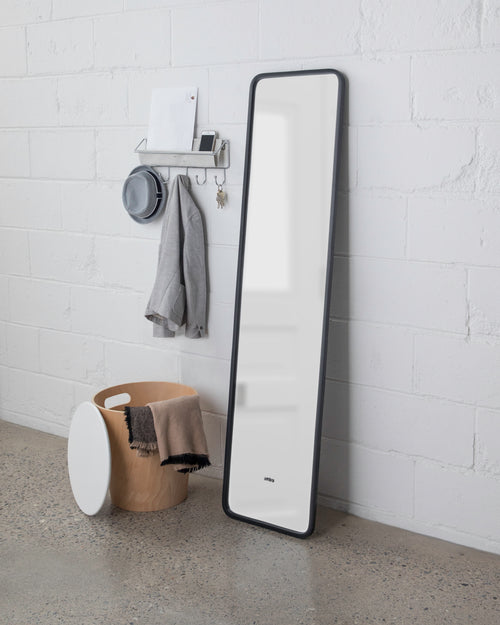 Umbra wandspiegel Hub - 157 x 37 x 5 cm - Zwart
