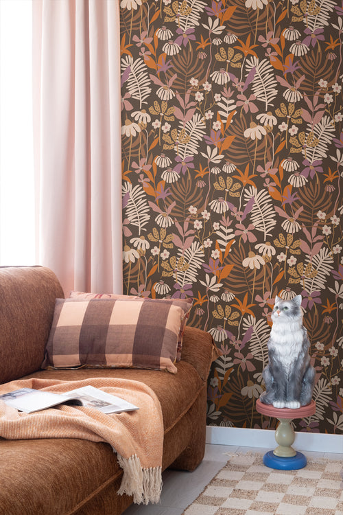 ESTAhome behang tropische bladeren en bloemen bruin, paars en meerkleurig - 50 x 900 cm - 130998 - vtwonen shop