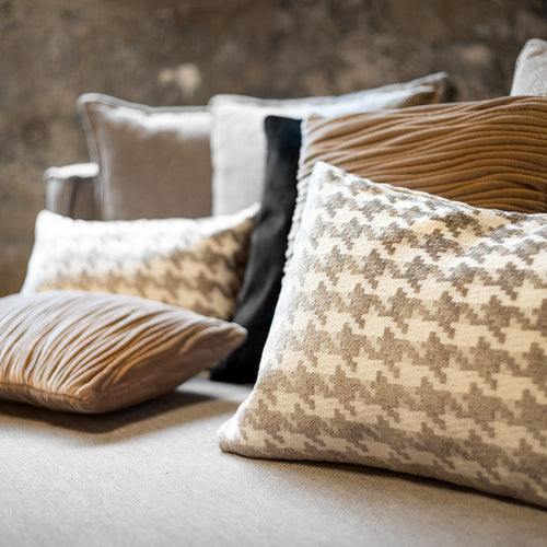 Hoii sierkussen Charlotte - 30x50 cm - Pied-de-prince - Beige - vtwonen shop