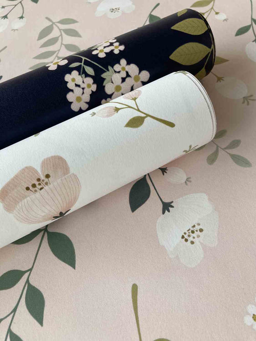 ESTAhome behang bloemen zacht roze, groen en wit - 53 cm x 10.05 m - 139340