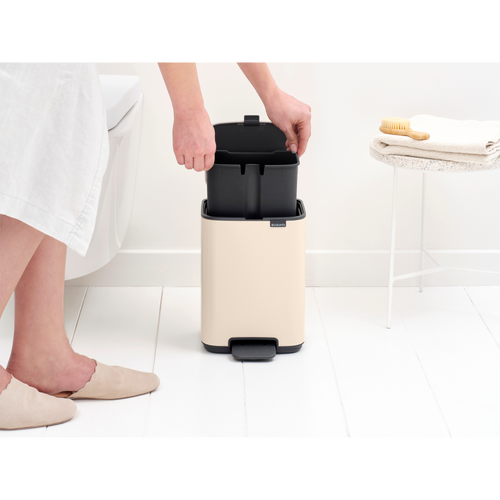 Brabantia Bo Pedaalemmer, 4 liter, stil sluitend, kunststof binnenemmer - Soft Beige