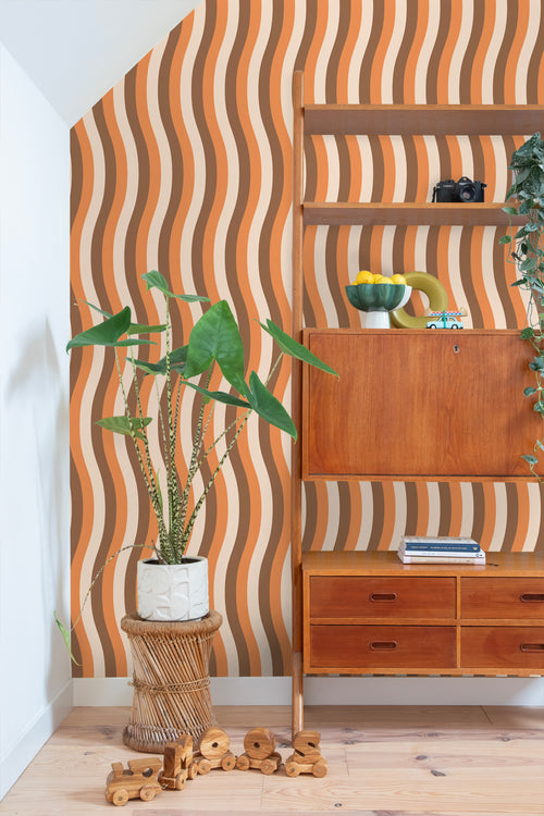 ESTAhome behang golvende strepen oranje en bruin - 50 x 900 cm - 131612 - vtwonen shop