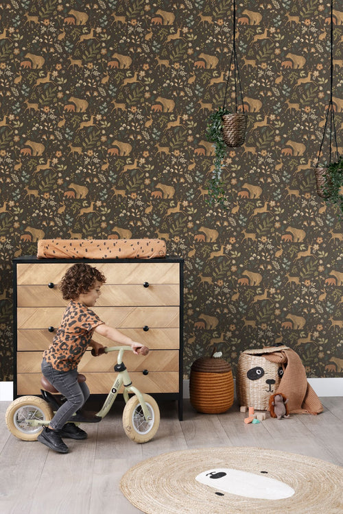 ESTAhome behang bos met bosdieren bruin en beige - 53 cm x 10.05 m - 139526