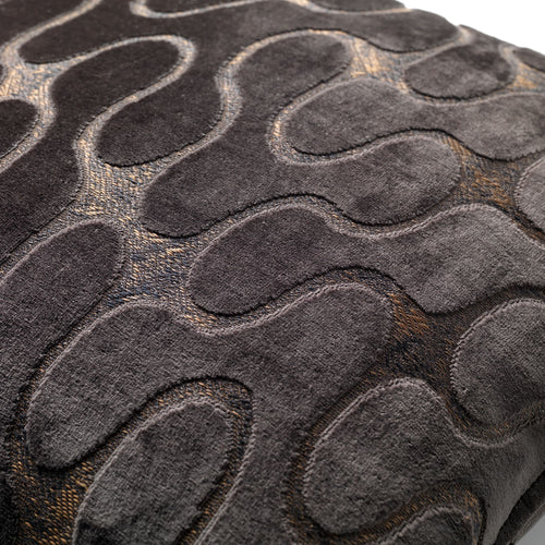 JEAN | sierkussen 45x45 cm | Ganache | bruin | Hoii | met duurzame kussenvulling