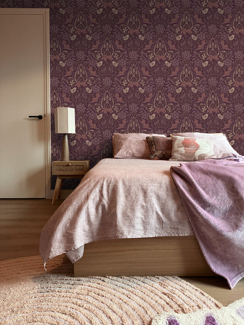 ESTAhome behang bloemen en vogels in art nouveau stijl aubergine paars - 50 x 900 cm - 131635