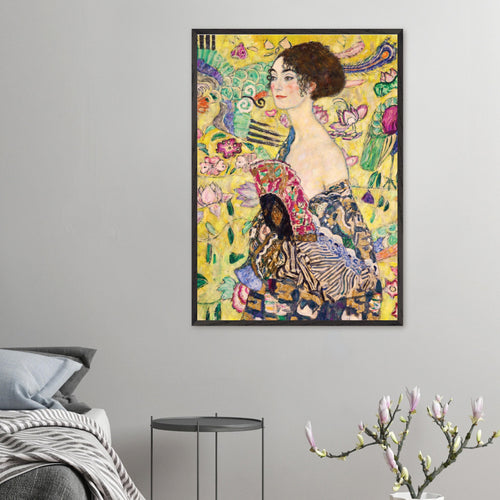 Artfulprints Poster Gustav Klimt - Lady with a fan   - 30x40 cm - Geel
