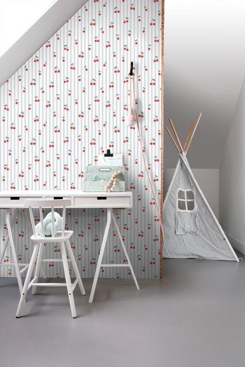 ESTAhome behang kersen blauw en rood - 50 x 900 cm - 131655