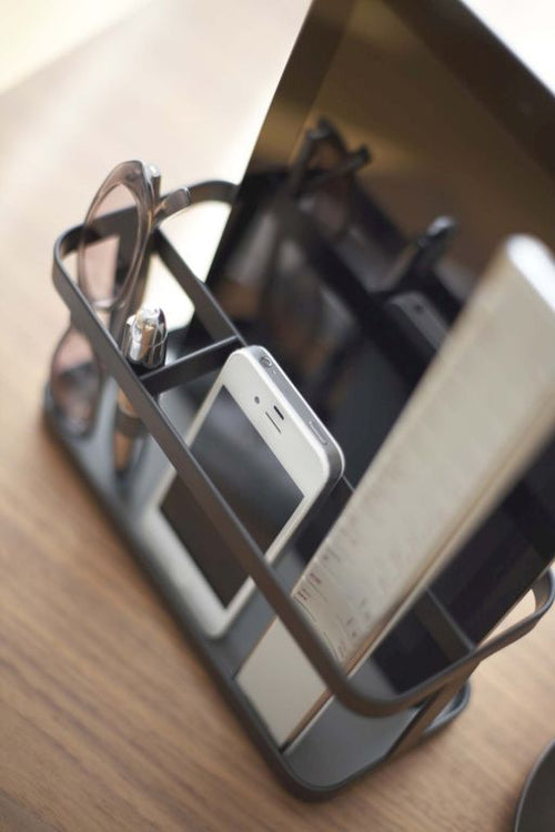 Yamazaki Tablet- & Afstandsbedieningenrek - Tower - Zwart - vtwonen shop