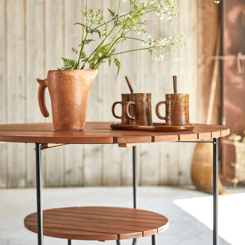 Tikamoon Key Wood - Tuinsalontafel van massief acacia met lamellen - Naturel - vtwonen shop