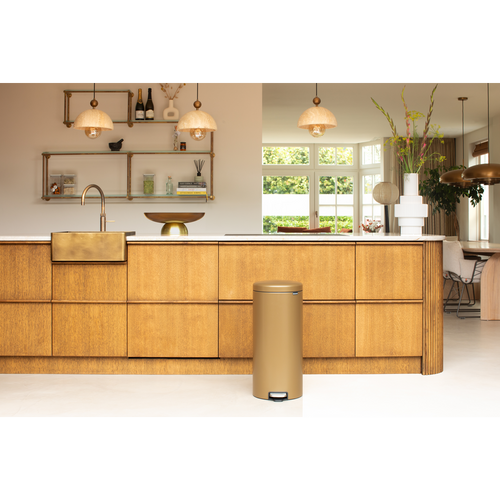 NewIcon pedaalemmer 30 liter met kunststof binnenemmer - Warm Brass - vtwonen shop