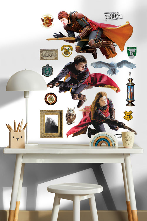 Sanders & Sanders muursticker Harry Potter grijs en rood - 85 x 65 cm - 601358