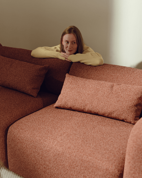 noo.ma Yaro Ottoman - Brick Red Bouclé, voetenbank en extra zitplek