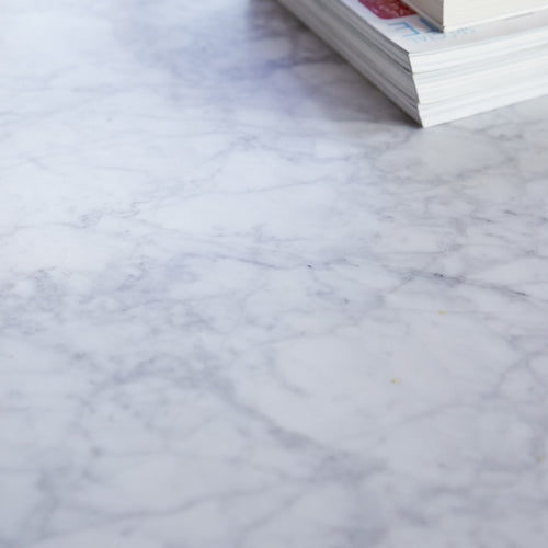 Tikamoon Stoneleaf - Eettafel van massief eikenhout en marmer voor 6/8 personen. - Wit