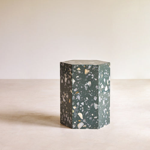 Tikamoon Hocker van groen premium terrazzo - Donkergroen - vtwonen shop