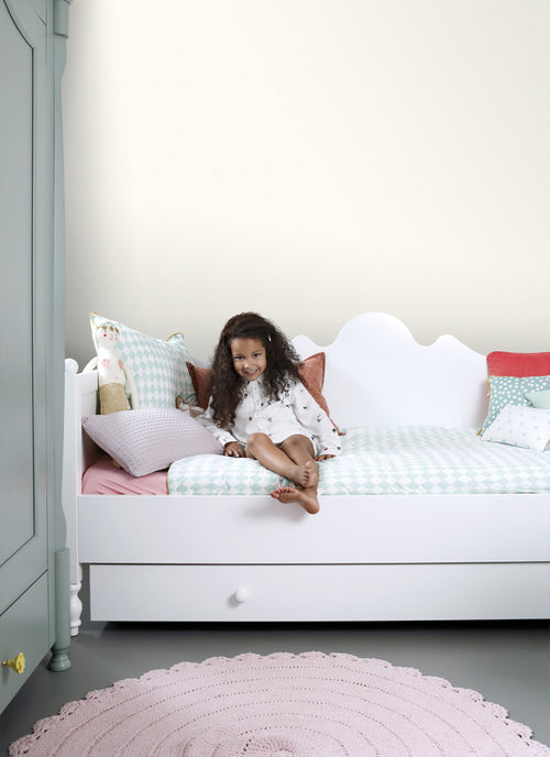 ESTAhome behang kleine stipjes gebroken wit en roze - 53 cm x 10.05 m - 137314