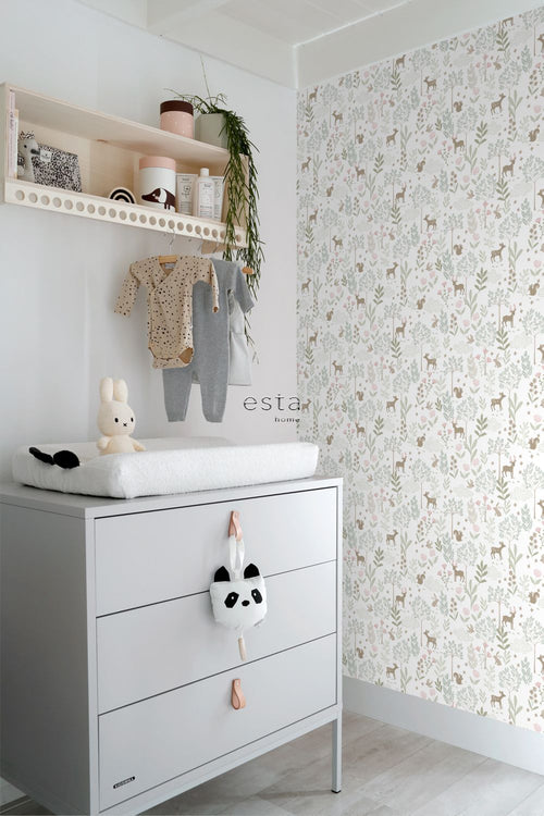 ESTAhome behang bos met bosdieren groen en roze - 53 cm x 10.05 m - 139519