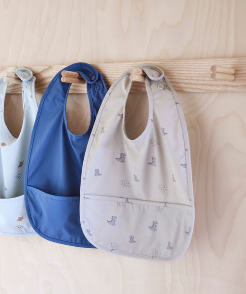 OYOY Slabbetje - Set van 2 Dino - gerecycled polyester - vtwonen shop