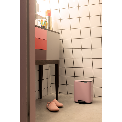Brabantia Bo Pedaalemmer, 4 liter, stil sluitend, kunststof binnenemmer - Lilac Pink
