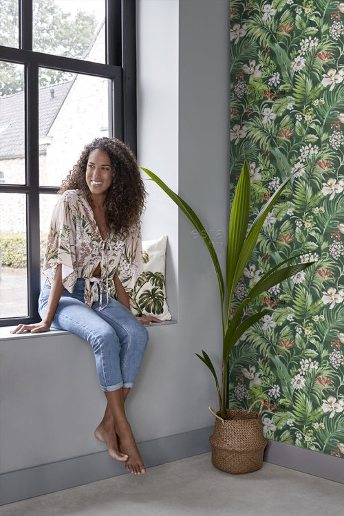 ESTAhome XXL behang tropische bladeren en bloemen emerald groen - 50 x 900 cm - 158893