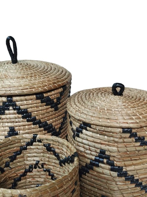 Handgevlochten Opbergmanden Set van 3 – Natuurlijke Wasmanden met Deksel – Mendong Gras – Decoratief & Functioneel - S:Dia27cm Hoogte 32cmM: Dia 3...