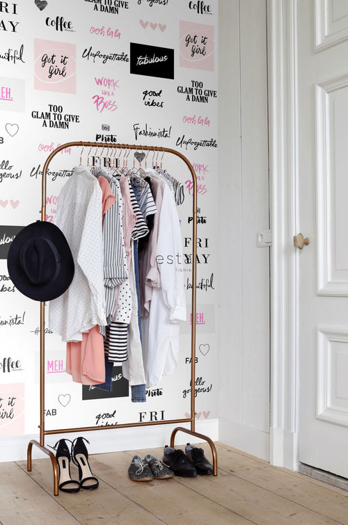 ESTAhome XXL behang hippe quotes zwart, wit en roze - 50 x 900 cm - 158815