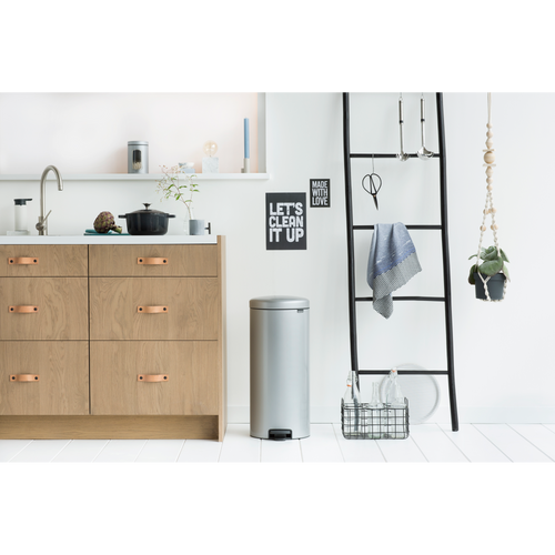 Brabantia NewIcon Pedaalemmer, 30 liter, kunststof binnenemmer - Metallic Grey