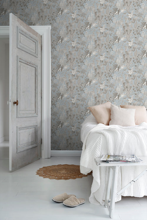 Sanders & Sanders behang tropische bladeren en bloemen vergrijsd blauw - 53 cm x 10 m - 640243 - vtwonen shop