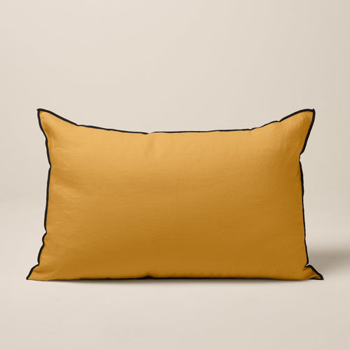 Madura Kussenovertrek Carlina oker en zwarte hommel 40x60 cm