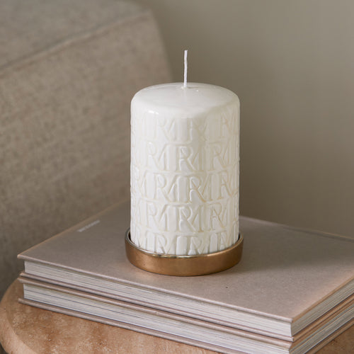 Rivièra Maison RMMonogram PillarCandle white9,5x15 - Paraffine - Wit - vtwonen shop