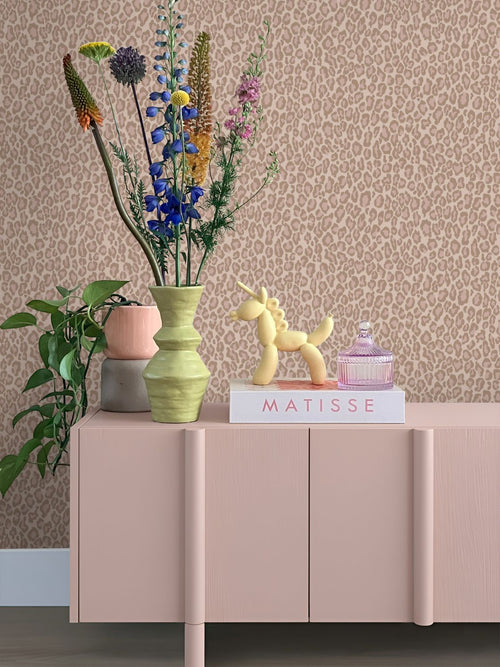 ESTAhome behang panterprint beige en roze - 50 x 900 cm - 132204