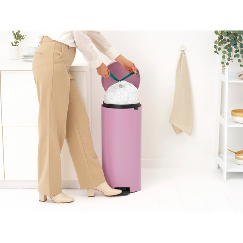 Brabantia NewIcon Pedaalemmer, 30 liter, kunststof binnenemmer - Lilac Pink