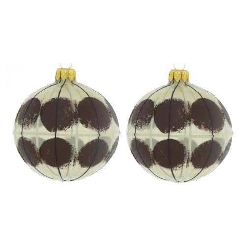 Dagmara kerstbal – bruin – glas – set van 2 – met een bruin gestippeld patroon op een crèmekleurige achtergrond - vtwonen shop