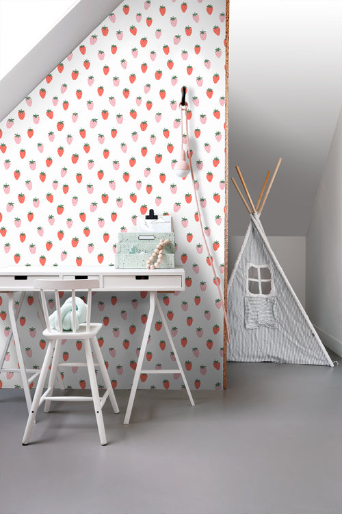 ESTAhome behang aardbeien wit en roze - 50 x 900 cm - 131650