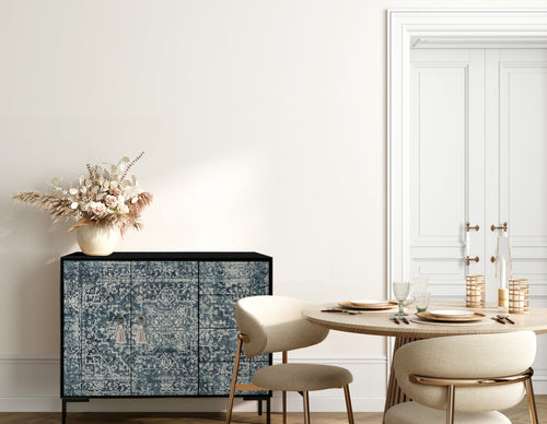 Laag dressoir met 2 deuren en 4 laden van MDF met Blauw vintage tapijt patroon - vtwonen shop