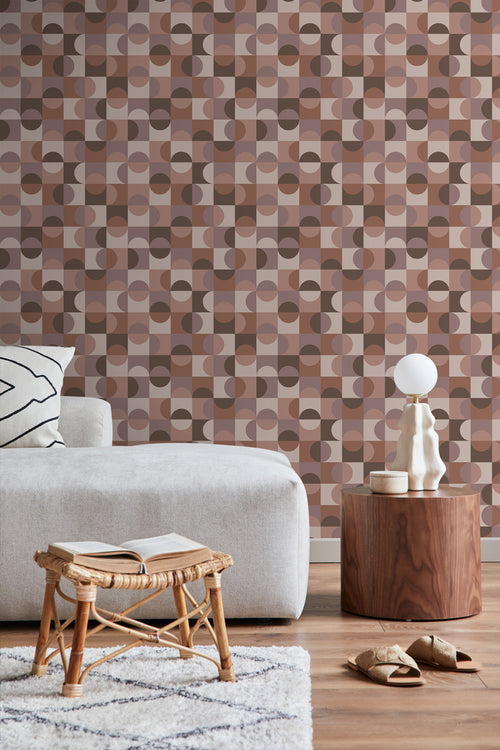 ESTAhome behang cirkels in Bauhaus stijl bruin en mauve paars - 50 x 900 cm - 131241 - vtwonen shop