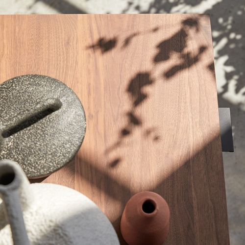 Tikamoon Massief notenhouten tv-meubel 180 cm - Donkerbruin - vtwonen shop