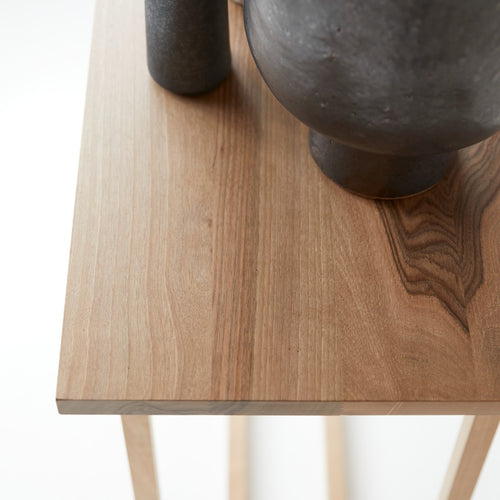 Tikamoon Bijzettafel van massief Frans notenhout - Naturel - vtwonen shop