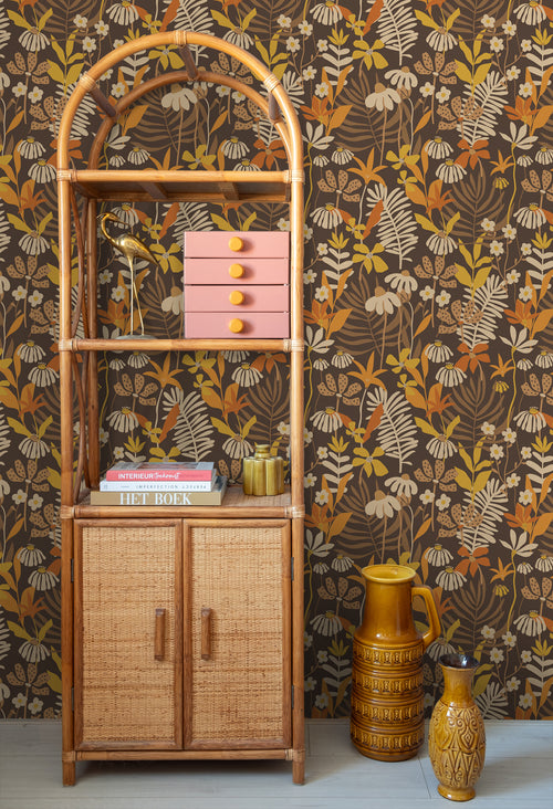 ESTAhome behang tropische bladeren en bloemen bruin en meerkleurig - 50 x 900 cm - 130997 - vtwonen shop