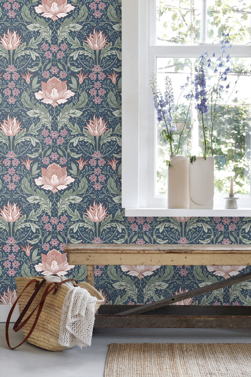 ESTAhome behang vintage bloemen in art nouveau stijl blauw, groen en terracotta roze - 50 x 900 cm - 131083 - vtwonen shop