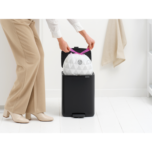 Brabantia Bo Pedaalemmer, 12 liter, stil sluitend, kunststof binnenemmer - Matt Black