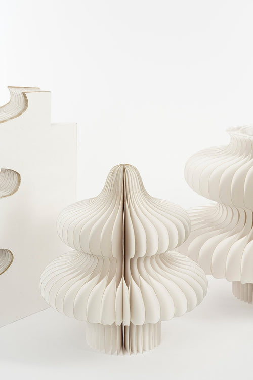 Mica Decorations Papieren Kerstboom - Opvouwbare Kunstkerstboom - H152 x Ø104 cm - Kerst Decoratie - Wit - vtwonen shop