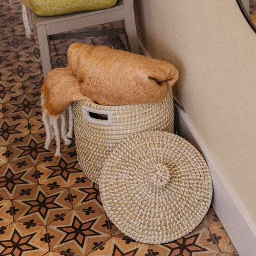 Return to Sender Mand met deksel 36 cm wit en naturel kaisagras - vtwonen shop